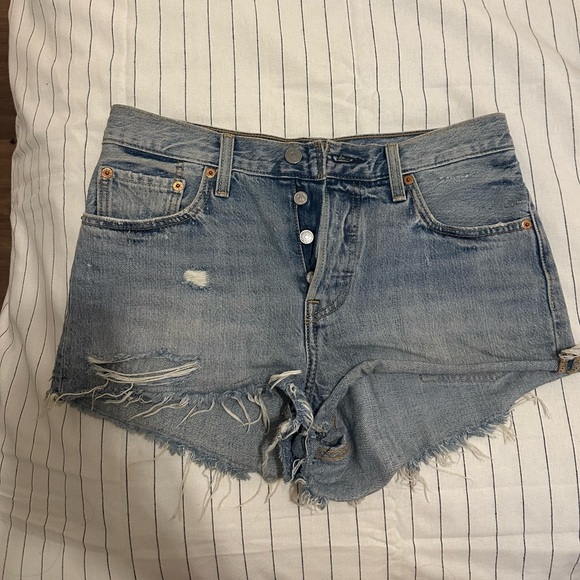 Levi jean shorts - Picture 1 of 3